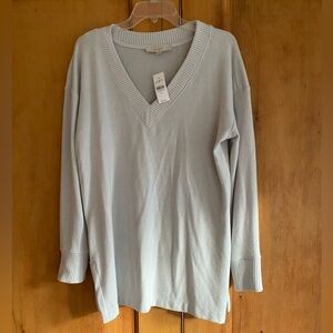 Loft soft. Long sleeve, V-neck top.